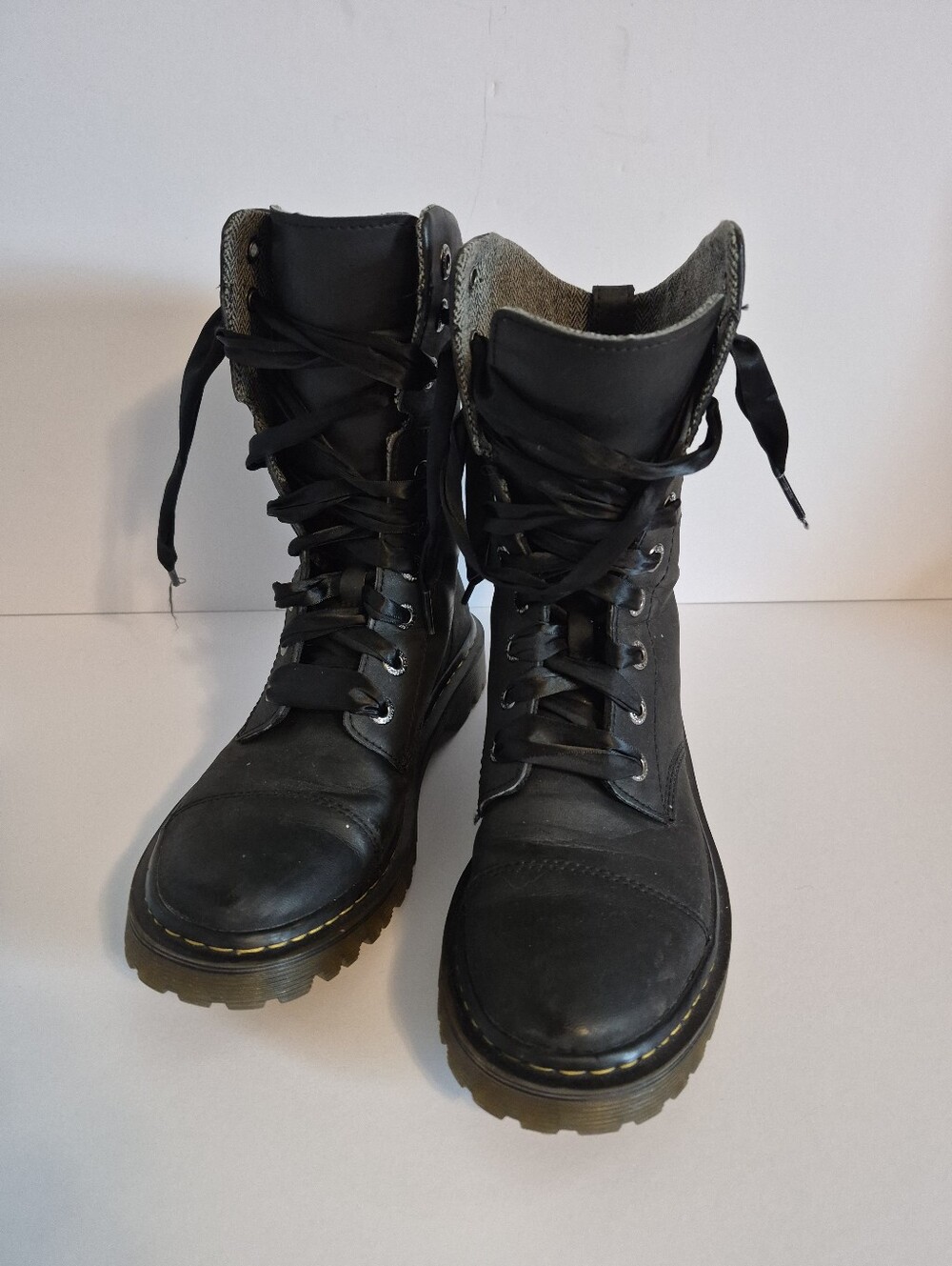 Dr. Martens Yuba Black Leather Combat Boots Size 7.